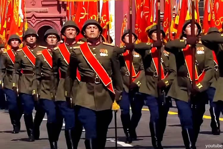 По мощам и елей