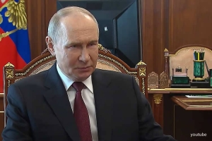 Путин подписал несколько принятых Думой репрессивных законов